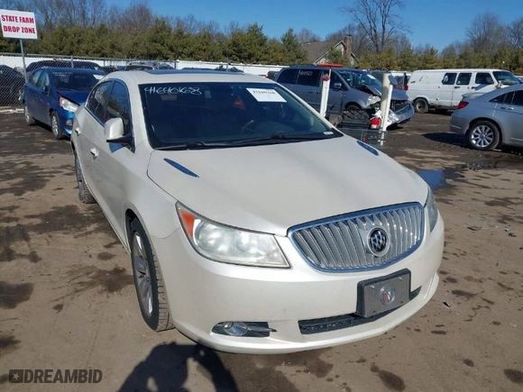 2012 Buick LaCrosse Premium 3 with VIN 1G4GH5E3XCF135278, listed as a IAAI auction lot 41640168 with 205,526 mi miles. Bid and sale history available at carsss.com. Image 1.