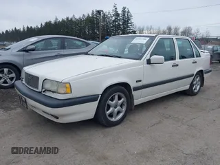1997 Volvo 850 с VIN YV1LS5649V1394639, выставлен на аукционе IAAI как лот 41823556 с пробегом 110 220 миль миль и . История ставок и продаж доступна на DreamBid. Изображение 2.