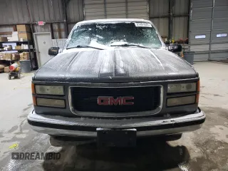 1999 GMC Suburban with VIN 3GKEC16R7XG548046, listed as a Copart auction lot 41491645 with 269,120 mi miles and Salvage Title. Bid and sale history available at carsss.com. Image 5.