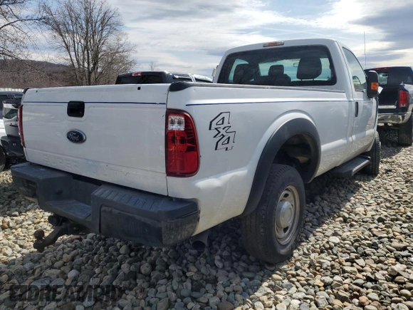 2015 Ford F-250 XLT with VIN 1FTBF2B63FEC37940, listed as a Copart auction lot 49921915 with 87,870 mi miles and Clean title. Bid and sale history available at DreamBid. Image 3.