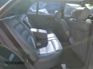 1990 Mercedes-Benz 560 with VIN WDBCA39EXLA503543, listed as a Copart auction lot 65978444 with 195,635 mi miles and Clean Title. Bid and sale history available at DreamBid. Image 10.