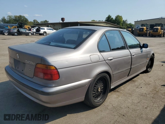 2000 BMW 5 Series 528iA with VIN WBADM6347YGU12763, listed as a Copart auction lot 71466884 with 0 mi miles and Clean Title. Bid and sale history available at carsss.com. Image 3.