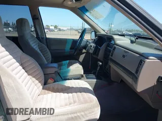 1995 Jeep Grand Cherokee Laredo with VIN 1J4GZ58Y2SC669152, listed as a IAAI auction lot 42077067 with 134,022 mi miles. Bid and sale history available at carsss.com. Image 5.