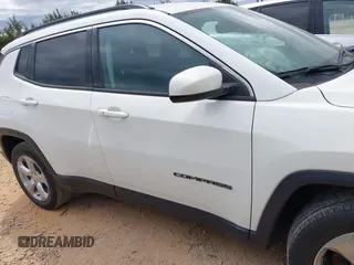 2018 Jeep Compass Latitude with VIN 3C4NJCBB6JT286573, listed as a IAAI auction lot 42302783 with 30,124 mi miles and . Bid and sale history available at DreamBid. Image 13.