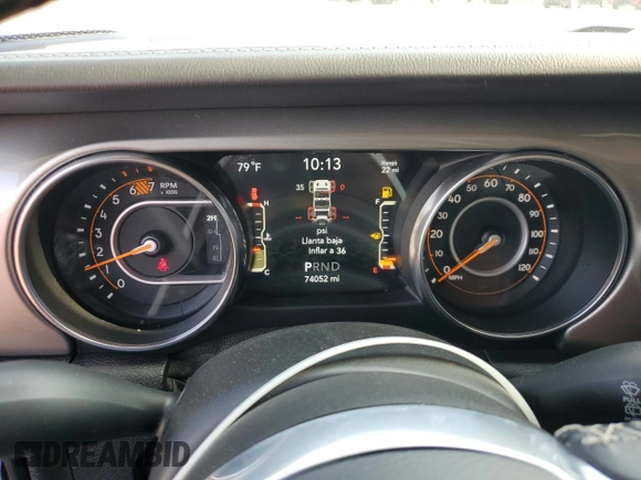 2018 Jeep Wrangler Unlimited Sahara z VIN 1C4HJXENXJW325069, wystawiony jako Copart lot #57405885 z przebiegiem 74 052 mil mil oraz Czysty tytuł • Clean title. Historia ofert i sprzedaży dostępna na DreamBid. Obrazek 9.