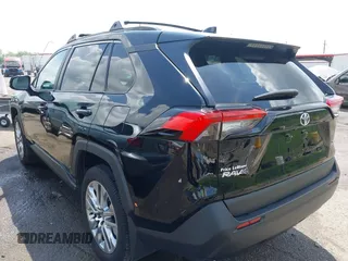 2024 Toyota RAV4 XLE Premium z VIN 2T3C1RFV6RW326346, wystawiony jako IAAI lot #42095364 z przebiegiem 4 610 mil mil oraz . Historia ofert i sprzedaży dostępna na DreamBid. Obrazek 3.