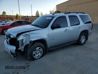 2010 Chevrolet Tahoe LT z VIN 1GNUKBE0XAR170497, wystawiony jako Copart lot #44978535 z przebiegiem 215 693 mil mil oraz Szkoda całkowita • Salvage title. Historia ofert i sprzedaży dostępna na DreamBid. Obrazek 1.