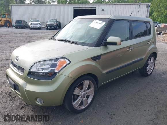 2011 Kia Soul + with VIN KNDJT2A29B7316532, listed as a IAAI auction lot 42112069 with 272,994 mi miles. Bid and sale history available at carsss.com. Image 2.