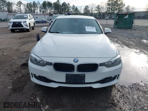 2015 BMW 3 Series 328i xDrive z VIN WBA3B5C51FF959597, wystawiony jako IAAI lot #41531841 z przebiegiem 143 424 mil mil oraz . Historia ofert i sprzedaży dostępna na DreamBid. Obrazek 12.