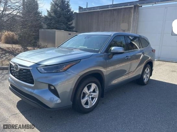 2021 Toyota Highlander L with VIN 5TDBZRBH5MS094921, listed as a Copart auction lot 46280235 with 51,882 mi miles and Clean Title. Bid and sale history available at carsss.com. Image 2.