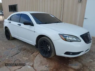 2013 Chrysler 200 Limited with VIN 1C3CCBCG6DN603301, listed as a IAAI auction lot 40786810 with 195,930 mi miles. Bid and sale history available at carsss.com. Image 1.
