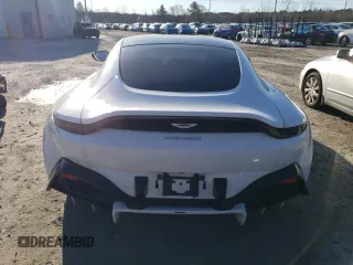 2021 Aston Martin Vantage z VIN SCFSMGAW6MGN05743, wystawiony jako Copart lot #46655524 z przebiegiem 4759 mil mil oraz Szkody całkowita. Historia ofert i sprzedaży dostępna na DreamBid. Obrazek 6.