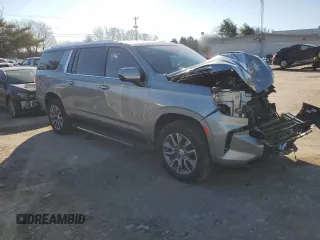2024 Chevrolet Suburban LT z VIN 1GNSKCKD9RR185377, wystawiony jako Copart lot #42807955 z przebiegiem 14 651 mil mil oraz Szkoda całkowita • Salvage title. Historia ofert i sprzedaży dostępna na DreamBid. Obrazek 4.