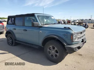 2021 Ford Bronco z VIN 1FMDE5BH4MLA84116, wystawiony jako Copart lot #57151535 z przebiegiem 22 300 mil mil oraz Szkoda całkowita • Salvage title. Historia ofert i sprzedaży dostępna na DreamBid. Obrazek 4.
