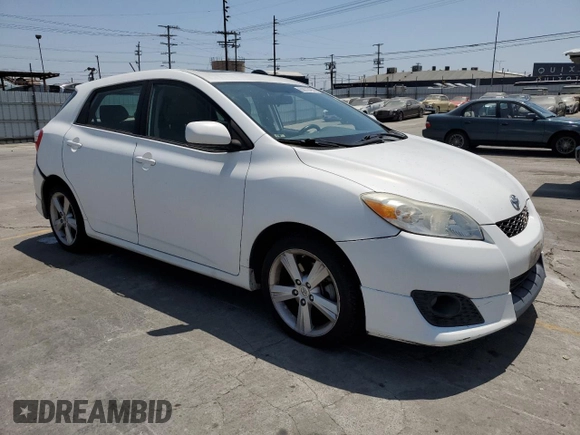 2009 Toyota Matrix S z VIN 2T1KE40E29C020329, wystawiony jako Copart lot #60878495 z przebiegiem 104 176 mil mil oraz Szkoda całkowita • Salvage title. Historia ofert i sprzedaży dostępna na DreamBid. Obrazek 4.