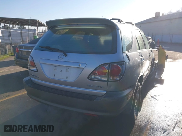 2003 Lexus RX 300 with VIN JTJGF10U330150157, listed as a IAAI auction lot 41325933 with 198,075 mi miles and . Bid and sale history available at carsss.com. Image 4.