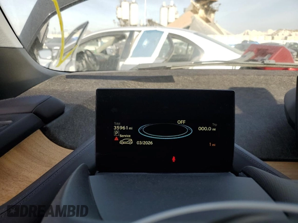 2014 BMW i3 with VIN WBY1Z4C52EV275564, listed as a Copart auction lot 85915664 with 35,961 mi miles and Salvage Title. Bid and sale history available at carsss.com. Image 9.