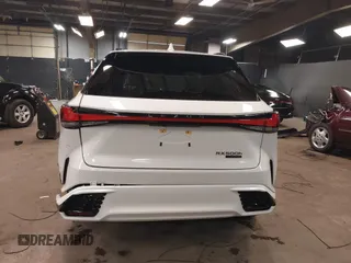 2024 Lexus RX 500h F Sport Performance z VIN 2T2BCMEAXRC014219, wystawiony jako IAAI lot #42451793 z przebiegiem 12 479 mil mil oraz . Historia ofert i sprzedaży dostępna na DreamBid. Obrazek 17.