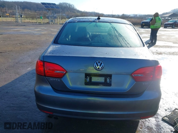 2014 Volkswagen Jetta TDI with VIN 3VWLL7AJ7EM276956, listed as a IAAI auction lot 41865670 with 135,159 mi miles and . Bid and sale history available at DreamBid. Image 16.