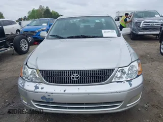 2002 Toyota Avalon XL with VIN 4T1BF28B82U240087, listed as a IAAI auction lot 41699355 with 263,253 mi miles. Bid and sale history available at carsss.com. Image 12.