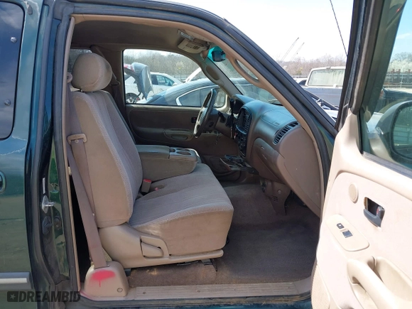 2000 Toyota Tundra SR5 with VIN 5TBBT4414YS029366, listed as a IAAI auction lot 41806120 with 352,418 mi miles. Bid and sale history available at carsss.com. Image 5.