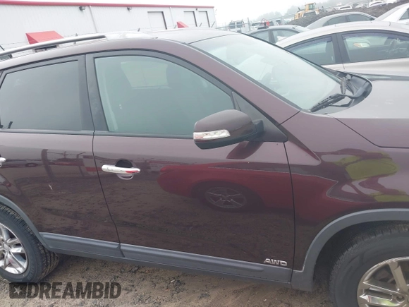 2015 Kia Sorento LX with VIN 5XYKTDA76FG565178, listed as a IAAI auction lot 42196426 with 160,933 mi miles. Bid and sale history available at carsss.com. Image 13.