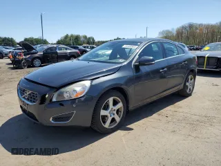 2013 Volvo S60 T5 with VIN YV1612FH4D2187425, listed as a Copart auction lot 54488905 with 123,777 mi miles and Salvage Title. Bid and sale history available at carsss.com. Image 1.