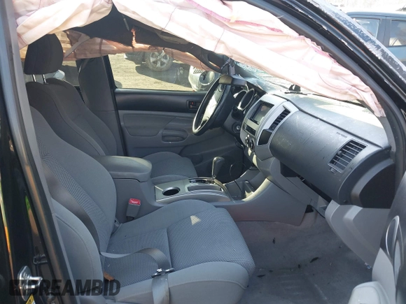 2011 Toyota Tacoma with VIN 3TMLU4EN4BM058738, listed as a IAAI auction lot 41646897 with 117,817 mi miles and . Bid and sale history available at DreamBid. Image 5.