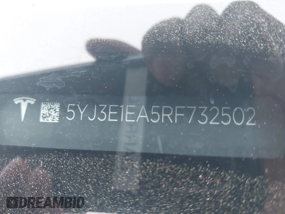 2024 Tesla Model 3 z VIN 5YJ3E1EA5RF732502, wystawiony jako IAAI lot #41871400 z przebiegiem 15 715 mil mil oraz . Historia ofert i sprzedaży dostępna na DreamBid. Obrazek 9.