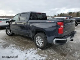 2022 Chevrolet Silverado 1500 LT with VIN 1GCPDKEK0NZ556062, listed as a Copart auction lot 45703975 with 32,246 mi miles and Salvage Title. Bid and sale history available at carsss.com. Image 2.
