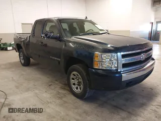 2007 Chevrolet Silverado 1500 LT w/1LT with VIN 2GCEC19C771621072, listed as a IAAI auction lot 41747993 with 217,232 mi miles. Bid and sale history available at carsss.com. Image 1.