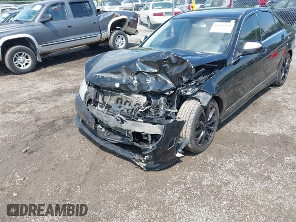 2009 Mercedes-Benz C 300 Sport z VIN WDDGF81X99F247766, wystawiony jako IAAI lot #42426314 z przebiegiem 174 256 mil mil oraz . Historia ofert i sprzedaży dostępna na DreamBid. Obrazek 6.