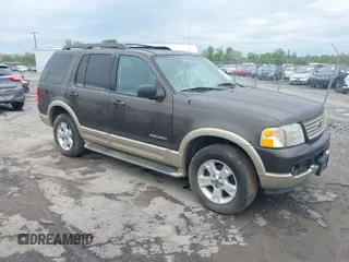 2005 Ford Explorer Eddie Bauer z VIN 1FMZU74WX5UB34058, wystawiony jako IAAI lot #42035436 z przebiegiem 228 085 mil mil oraz . Historia ofert i sprzedaży dostępna na DreamBid. Obrazek 1.