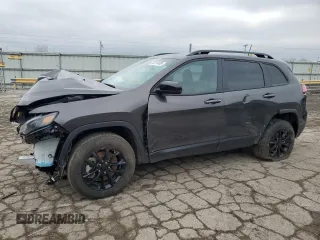 2023 Jeep Cherokee Altitude Lux z VIN 1C4PJMMB4PD103987, wystawiony jako Copart lot #52013485 z przebiegiem Nie podano mil oraz Szkoda całkowita • Salvage title. Historia ofert i sprzedaży dostępna na DreamBid. Obrazek 1.