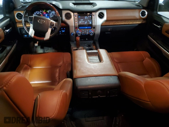 2017 Toyota Tundra Platinum z VIN 5TFAW5F11HX651530, wystawiony jako Copart lot #56709895 z przebiegiem 163 536 mil mil oraz Szkoda całkowita • Salvage title. Historia ofert i sprzedaży dostępna na DreamBid. Obrazek 8.