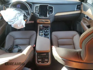 2023 Volvo XC90 Plus with VIN YV4062PN9P1984620, listed as a Copart auction lot 84112814 with 15,422 mi miles and Salvage Title. Bid and sale history available at carsss.com. Image 8.