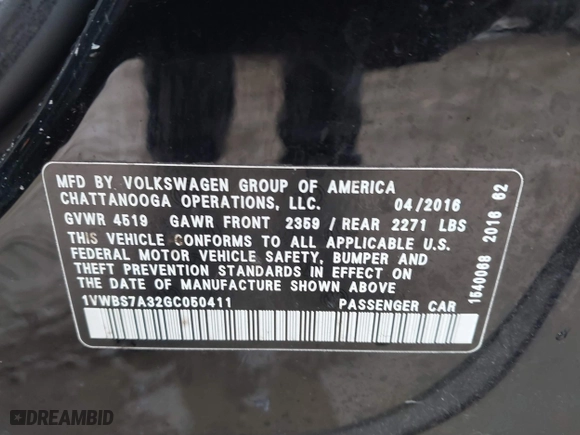 2016 Volkswagen Passat 1.8T SE w/Technology with VIN 1VWBS7A32GC050411, listed as a IAAI auction lot 41729648 with 102,574 mi miles. Bid and sale history available at carsss.com. Image 9.