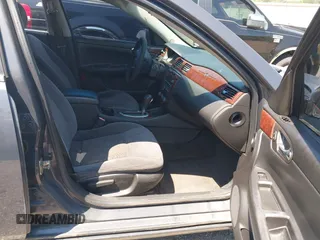 2008 Chevrolet Impala LS with VIN 2G1WB58K781287000, listed as a IAAI auction lot 42141643 with 241,615 mi miles and . Bid and sale history available at DreamBid. Image 5.