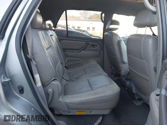 2002 Toyota Sequoia SR5 with VIN 5TDZT34A92S094303, listed as a IAAI auction lot 41739875 with 250,576 mi miles and . Bid and sale history available at carsss.com. Image 8.
