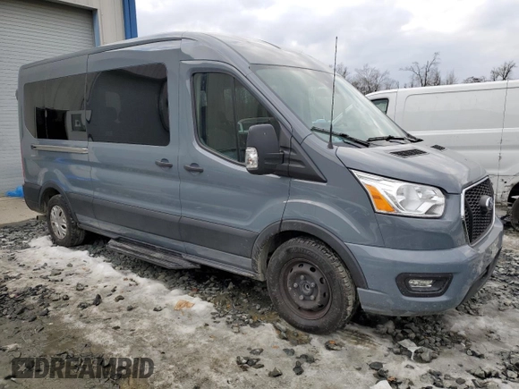 2022 Ford Transit Passenger XL z VIN 1FBAX2C88NKA69872, wystawiony jako Copart lot #89361645 z przebiegiem 31 336 mil mil oraz Tytuł czysty. Historia ofert i sprzedaży dostępna na DreamBid. Obrazek 4.