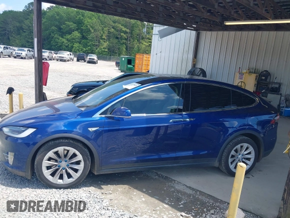 2016 Tesla Model X 70D z VIN 5YJXCAE23GF004285, wystawiony jako IAAI lot #42179024 z przebiegiem 108 472 mil mil oraz . Historia ofert i sprzedaży dostępna na DreamBid. Obrazek 14.