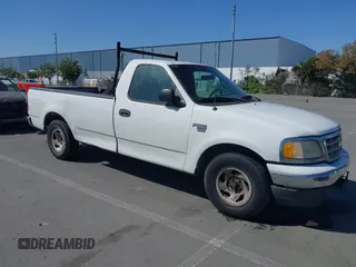 2001 Ford F-150 XL z VIN 1FTRF17W61NA28931, wystawiony jako IAAI lot #42497847 z przebiegiem 261 878 mil mil oraz . Historia ofert i sprzedaży dostępna na DreamBid. Obrazek 1.