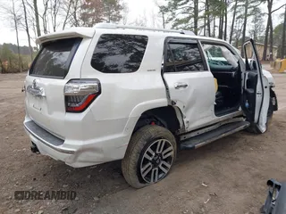 2018 Toyota 4Runner SR5 z VIN JTEBU5JR2J5563719, wystawiony jako IAAI lot #41795840 z przebiegiem Nie podano mil oraz . Historia ofert i sprzedaży dostępna na DreamBid. Obrazek 4.