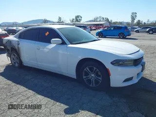 2019 Dodge Charger SXT z VIN 2C3CDXBG4KH736723, wystawiony jako IAAI lot #41725467 z przebiegiem Nie podano mil oraz . Historia ofert i sprzedaży dostępna na DreamBid. Obrazek 1.