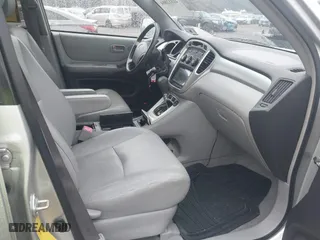 2004 Toyota Highlander with VIN JTEEP21AX40028541, listed as a IAAI auction lot 41812804 with 122,182 mi miles. Bid and sale history available at carsss.com. Image 5.