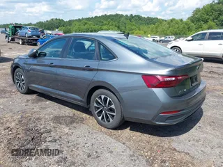 2024 Volkswagen Jetta S с VIN 3VW5M7BUXRM001814, выставлен на аукционе IAAI как лот 42643895 с пробегом 53 477 миль миль и . История ставок и продаж доступна на DreamBid. Изображение 3.