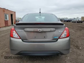 2015 Nissan Versa SV z VIN 3N1CN7AP1FL803434, wystawiony jako Copart lot #55703535 z przebiegiem 35 500 mil mil oraz Szkody całkowita. Historia ofert i sprzedaży dostępna na DreamBid. Obrazek 6.