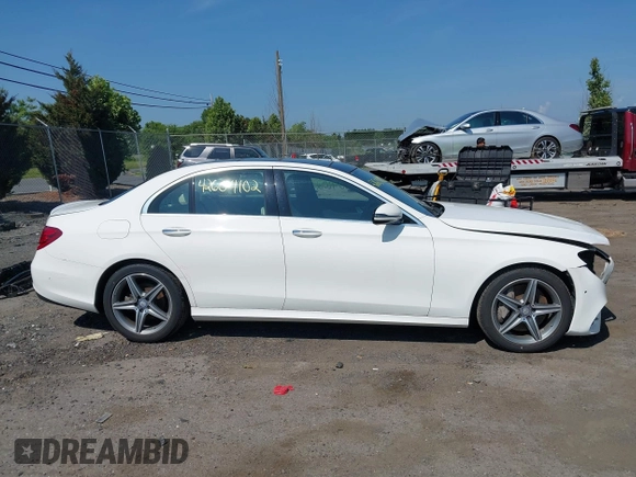 2017 Mercedes-Benz E 300 Luxury с VIN WDDZF4KB3HA058028, выставлен на аукционе IAAI как лот 42604102 с пробегом 70 078 миль миль и . История ставок и продаж доступна на DreamBid. Изображение 14.