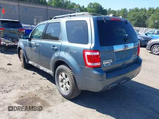 2010 Ford Escape Limited z VIN 1FMCU9EG7AKC60179, wystawiony jako IAAI lot #42573988 z przebiegiem 138 392 mil mil oraz . Historia ofert i sprzedaży dostępna na DreamBid. Obrazek 3.