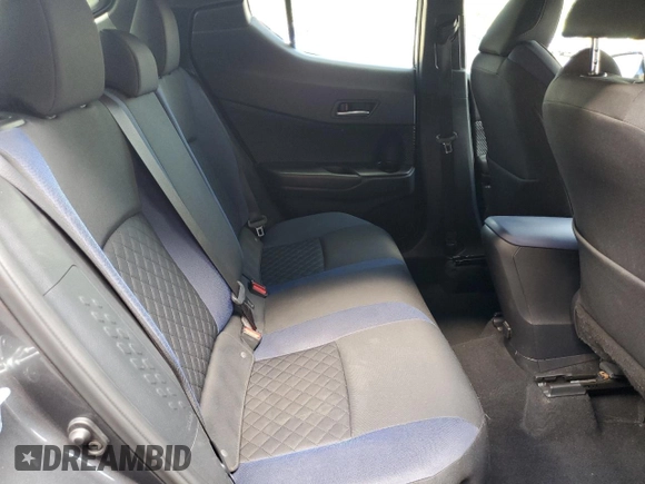 2022 Toyota C-HR XLE z VIN NMTKHMBX9NR141168, wystawiony jako Copart lot #50906365 z przebiegiem 44 268 mil mil oraz Czysty tytuł • Clean title. Historia ofert i sprzedaży dostępna na DreamBid. Obrazek 10.